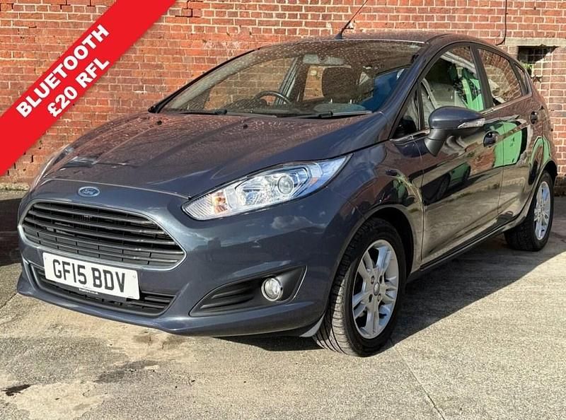 Grey Used 2015 Ford Fiesta Zetec Hatchback | £4,750 (Fair price) - Image 1/4