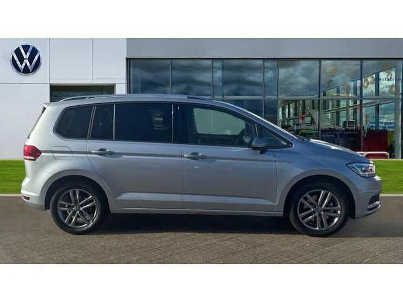 Used VW Touran Match 150 HP (110 kW) 2025 Silver MPV