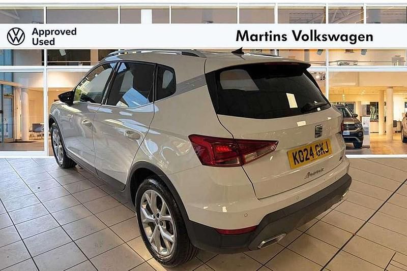 Used Seat Arona FR 113 HP (83 kW) 2024 White SUV