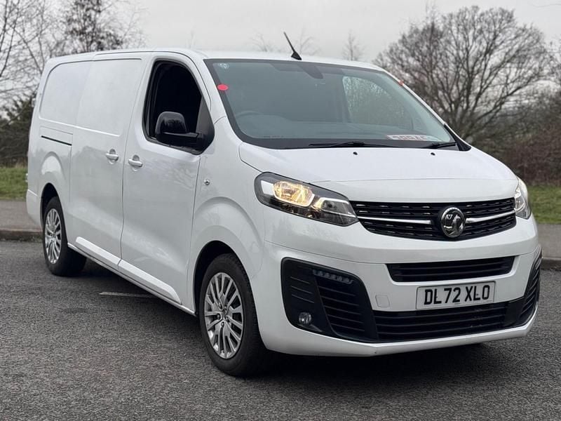 Used Vauxhall Vivaro 145 HP (106 kW) 2023 White MPV