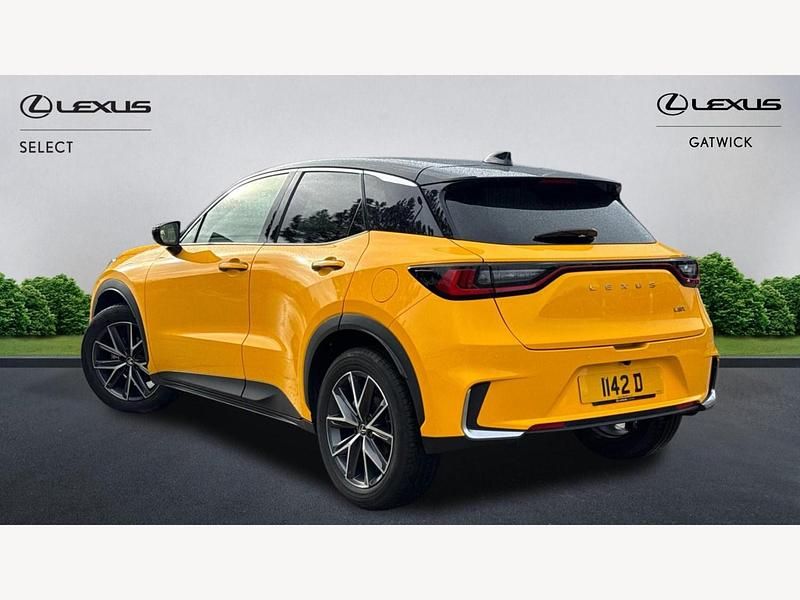 Used Lexus LBX 136 HP (100 kW) 2024 Yellow SUV