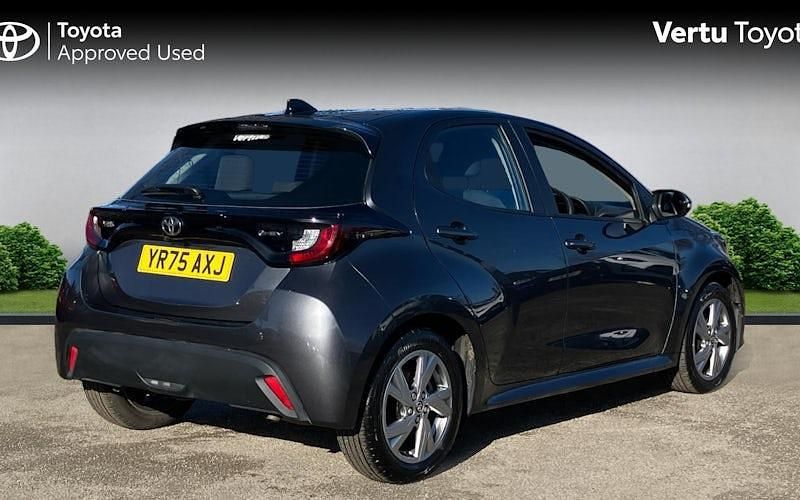Used Toyota Yaris Hybrid 116 HP (85 kW) 2025 Grey Hatchback