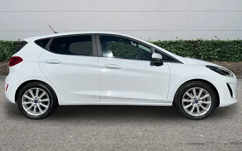 Begagnad Ford Fiesta Titanium 101 HK (74 kW) 2021 Halvkombi