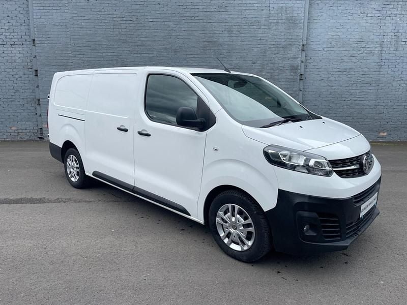 White Used 2021 Vauxhall Vivaro Van | £10,995 (Good price) - Image 1/3