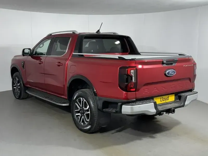 Used Ford Ranger Platinum 240 HP (176 kW) 2025 Red Pickup