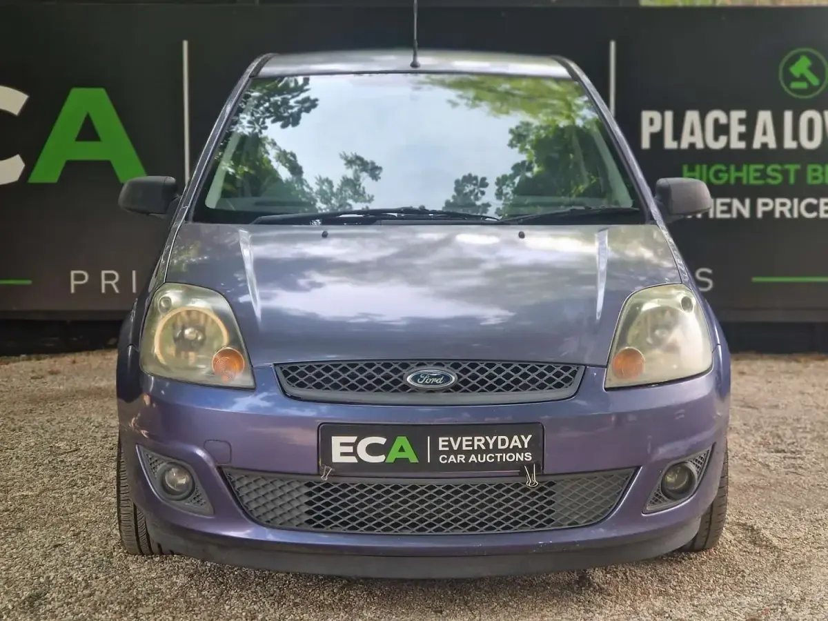 Used Ford Fiesta Zetec 67 HP (49 kW) 2006 Purple Hatchback
