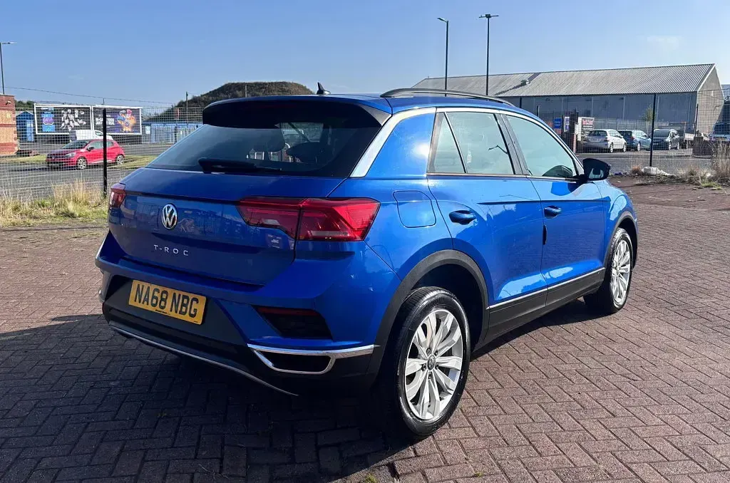 Used VW T-Roc SE 115 HP (84 kW) 2018 Blue SUV