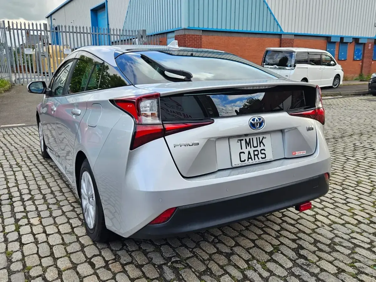 Usado Toyota Prius 122 CV (89 kW) 2020 Plateado Utilitario