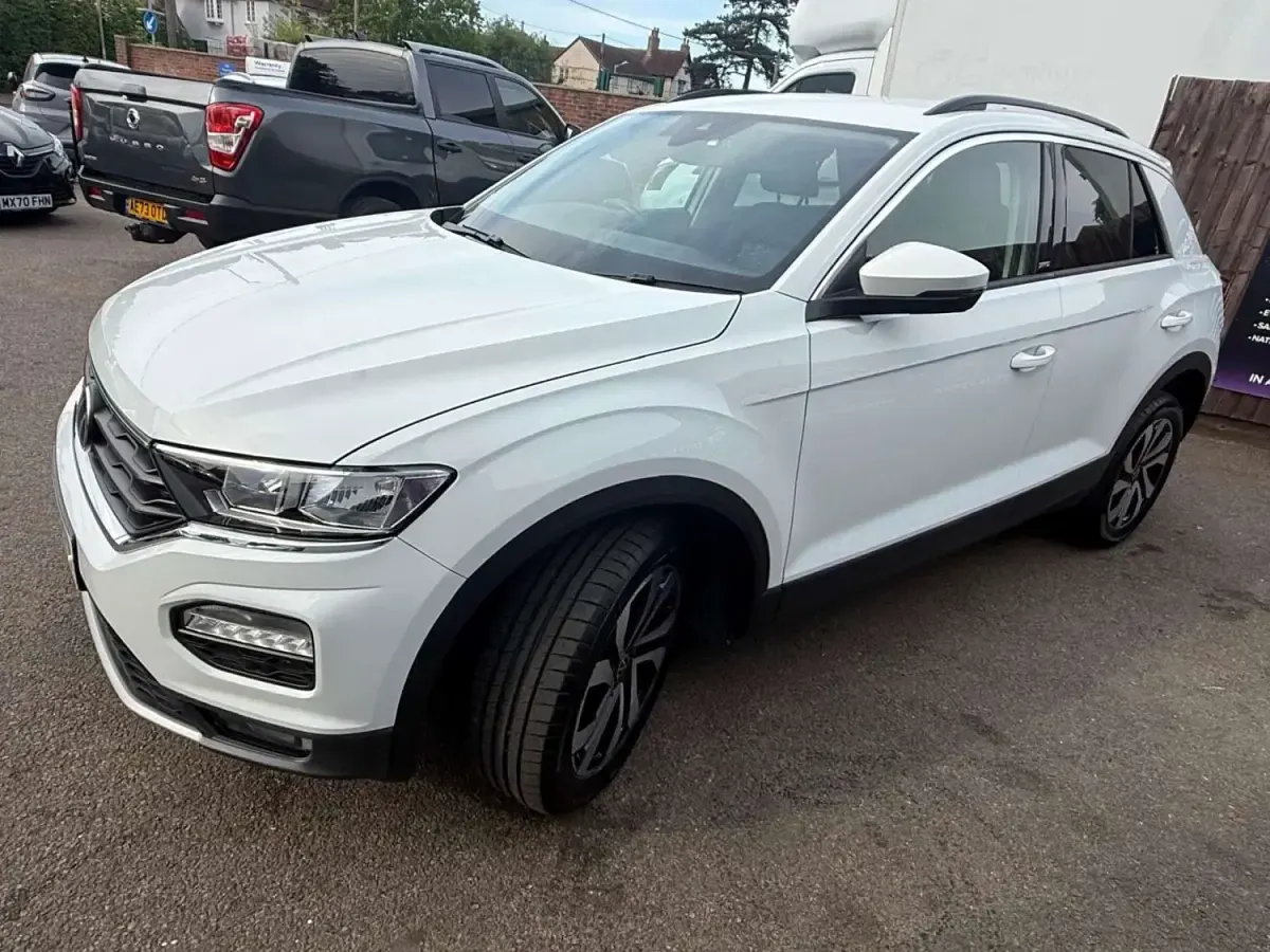 Usado VW T-Roc Active 150 HP (110 kW) 2021 Branco SUV