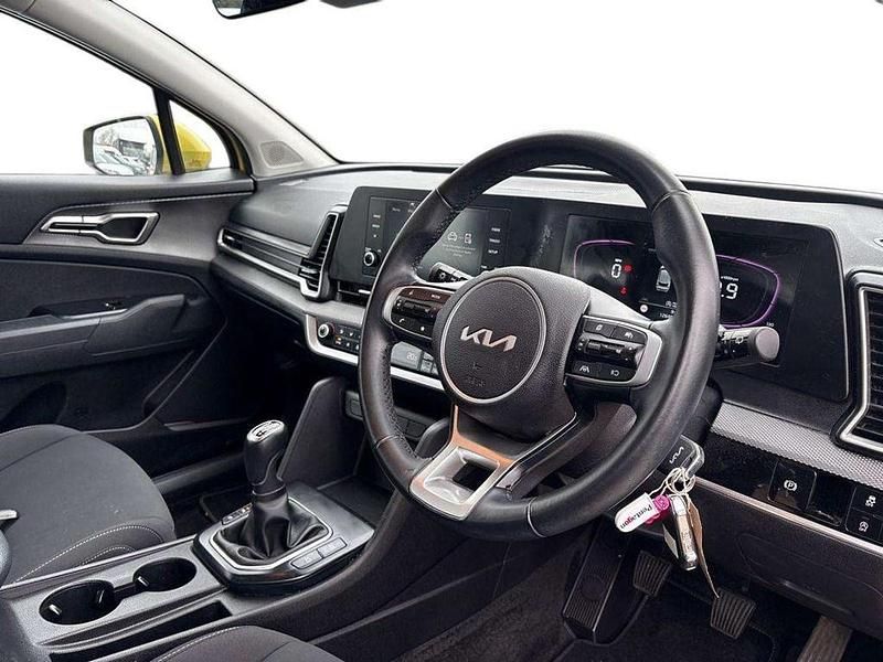 Used Kia Sportage 116 HP (85 kW) 2023 Yellow SUV