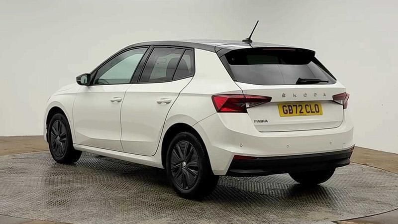 Used Skoda Fabia Colour Edition 110 HP (80 kW) 2023 White Hatchback