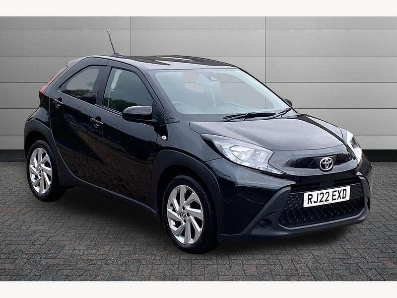 Black Used 2022 Toyota Aygo X PURE SUV | £11,750 - Image 1/3