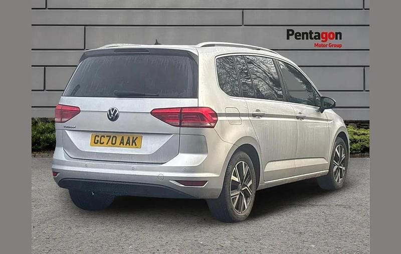 Used VW Touran SEL 150 HP (110 kW) 2021 Silver MPV