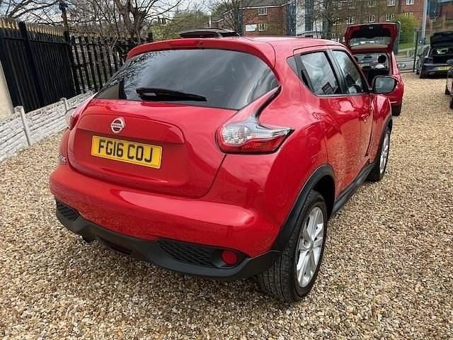 Used Nissan Juke N-Connecta 115 HP (84 kW) 2016 Red SUV