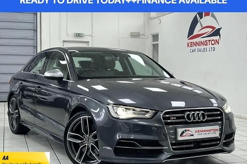 Begagnad Audi A3 Design 310 HK (228 kW) 2015 Grå Sedan