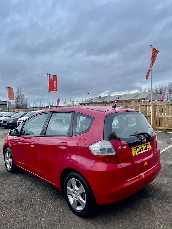 Used Honda Jazz ES 2009 Red Hatchback