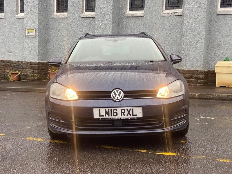 Begagnad VW Golf VII SE 2016 Blå Kombi