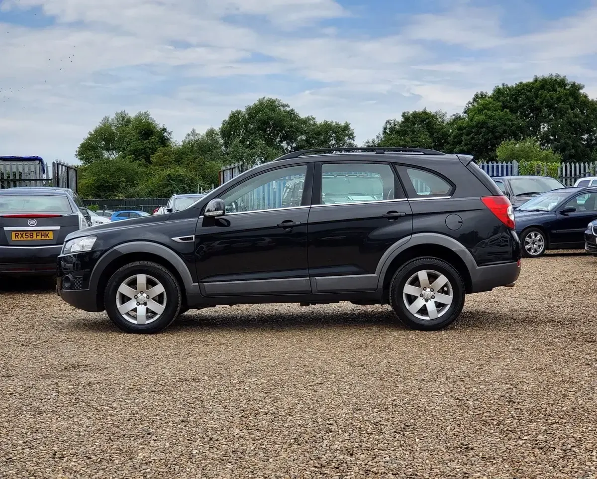 Used Chevrolet Captiva LT 2012 Black SUV