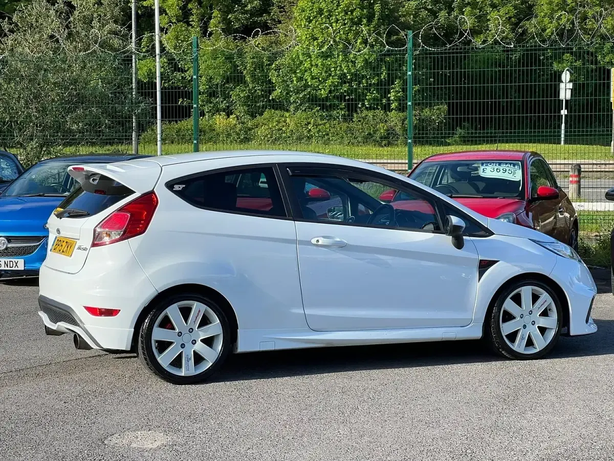 Usado Ford Fiesta ST 2015 Branco Citadino