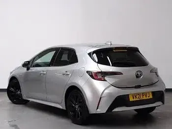 Usado Toyota Corolla Design 122 HP (89 kW) 2021 Prateado Citadino