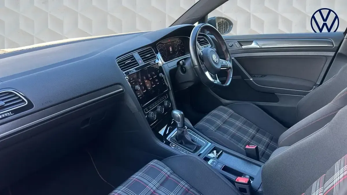 Used VW Golf VII GTI 245 HP (180 kW) 2019 Blue Hatchback