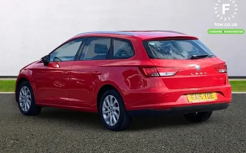 Used Seat Leon SE 110 HP (80 kW) 2015 Red Estate