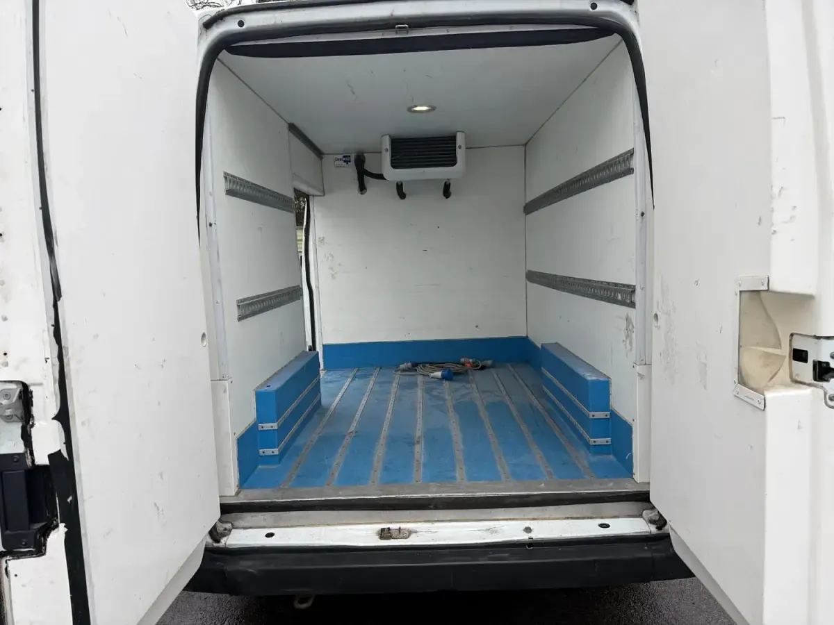 Usado Ford Transit 100 HP (73 kW) 2013 Branco Van