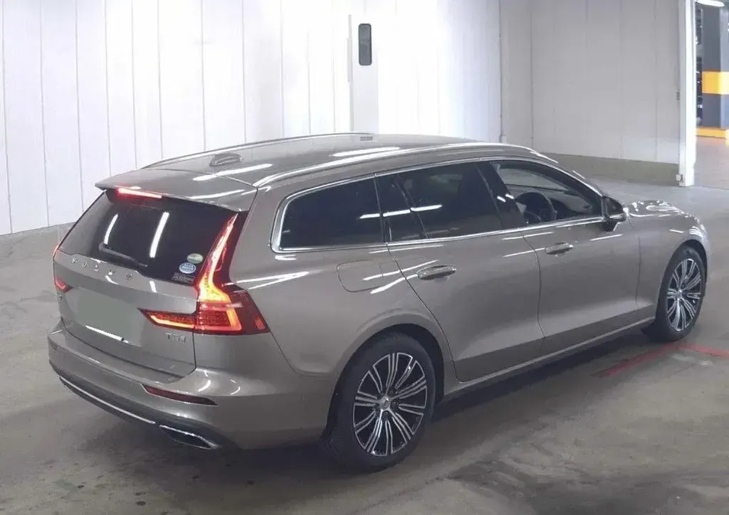 Used Volvo V60 Inscription 2019 Black Estate