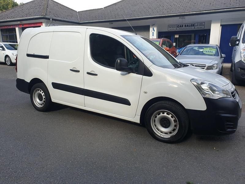 White Used 2016 Peugeot Partner S MPV | £6,995 (Fair price) - Image 1/4