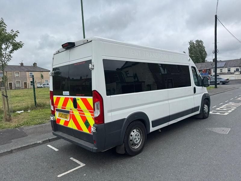 Used Peugeot Boxer 130 HP (95 kW) 2017 White Van