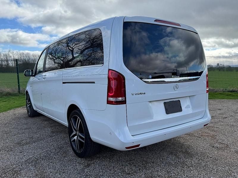 Used Mercedes V220 Avantgarde 163 HP (119 kW) 2016 White MPV