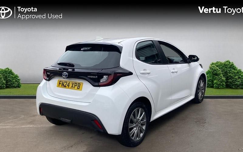 Second-hand Toyota Yaris Hybrid 116 CP (85 kW) 2026 Hatchback