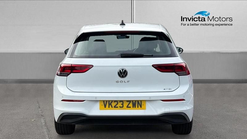 Used VW Golf VIII Life 150 HP (110 kW) 2023 White Hatchback