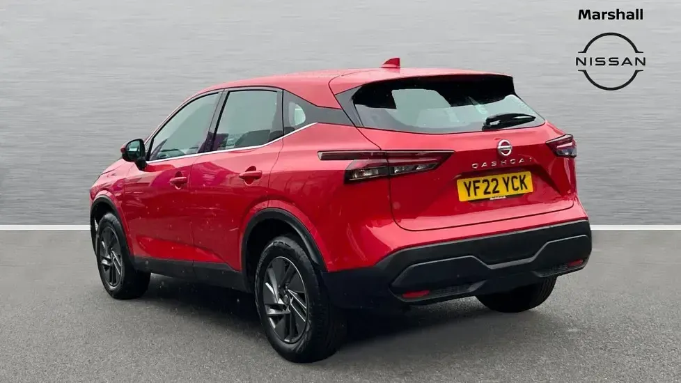 Used Nissan Qashqai Acenta Premium 140 HP (102 kW) 2022 Red SUV