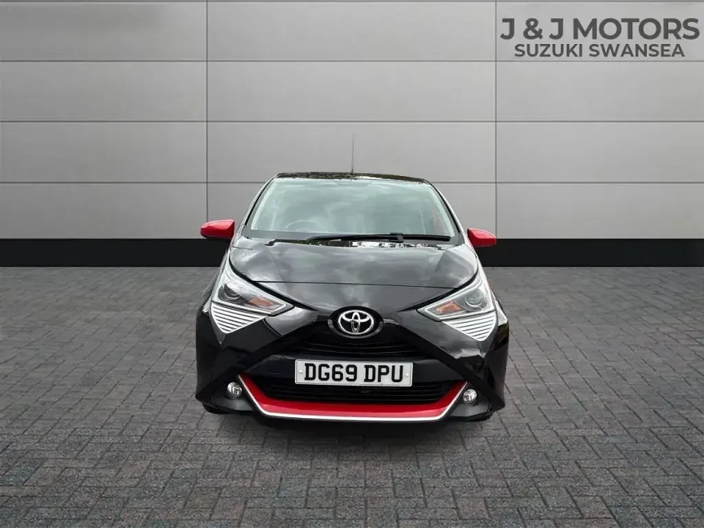 Used Toyota Aygo Trend 72 HP (52 kW) 2019 Black Hatchback