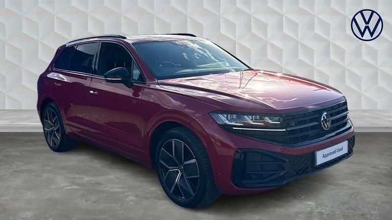Red Used 2025 VW Touareg Black Edition SUV | £51,900 (Fair price) - Image 1/4