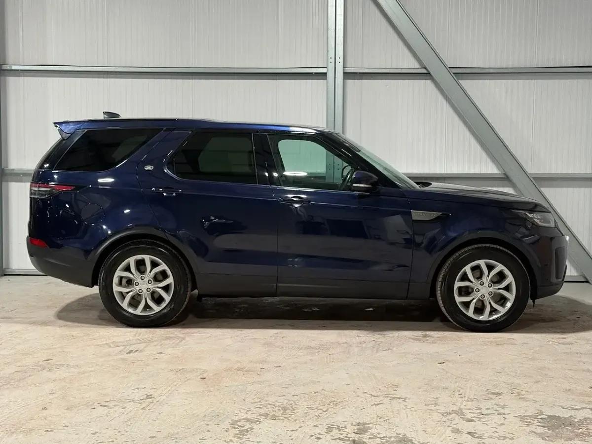 Used Land Rover Discovery SE 240 HP (176 kW) 2018 Blue SUV
