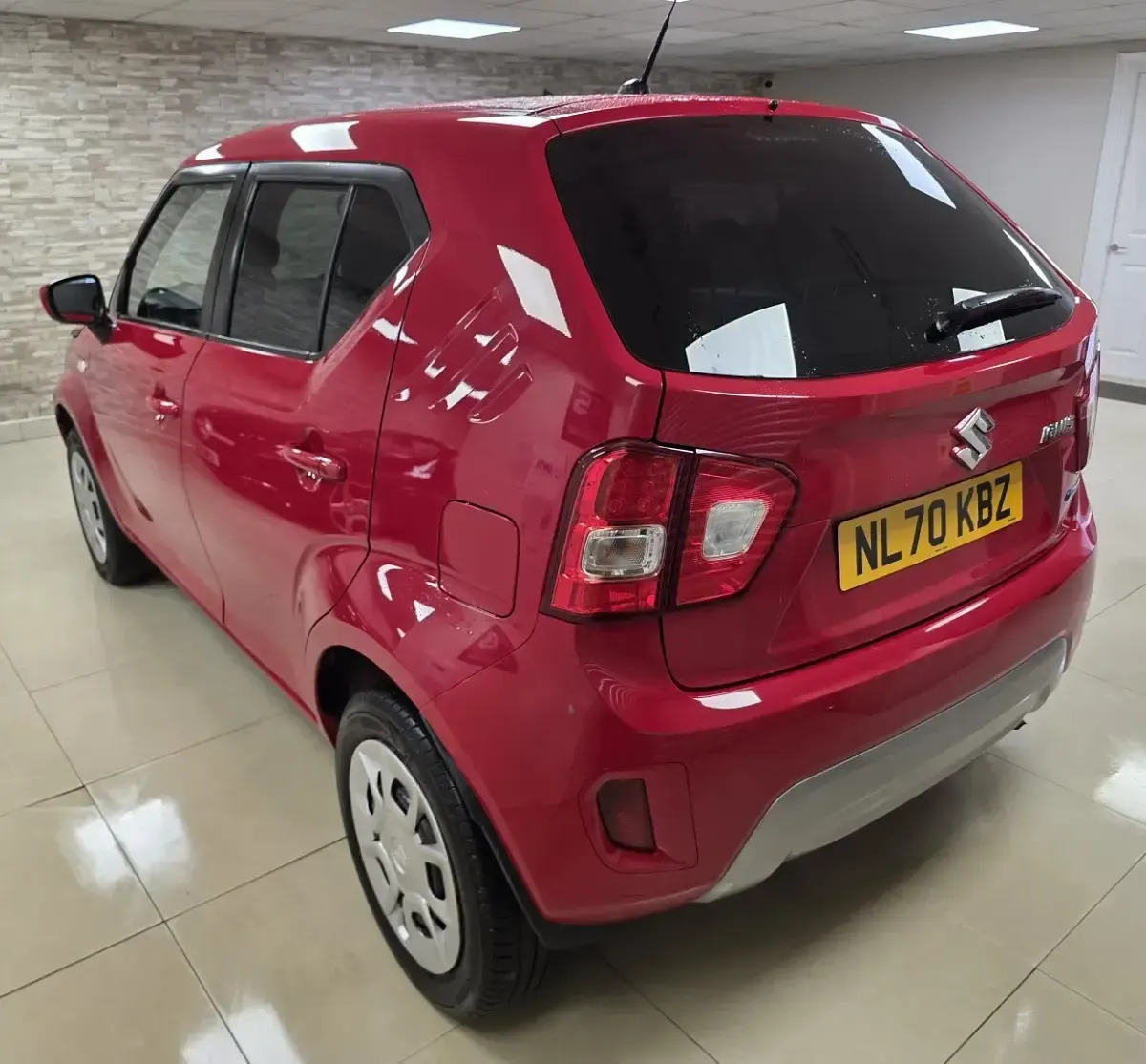 Używany Suzuki Ignis SZ3 83 KM (61 kW) 2020 Czerwony SUV