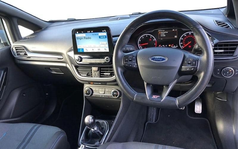 Used Ford Fiesta ST 200 HP (147 kW) 2018 White Hatchback