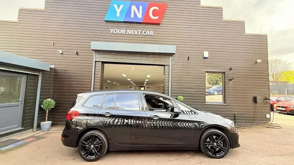 Używany BMW 218 Comfort Edition 2021 Czarny Kombi