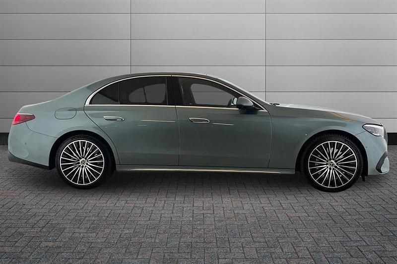 Used Mercedes E300 AMG Line Premium Plus 313 HP (230 kW) 2024 Verde silver Sedan