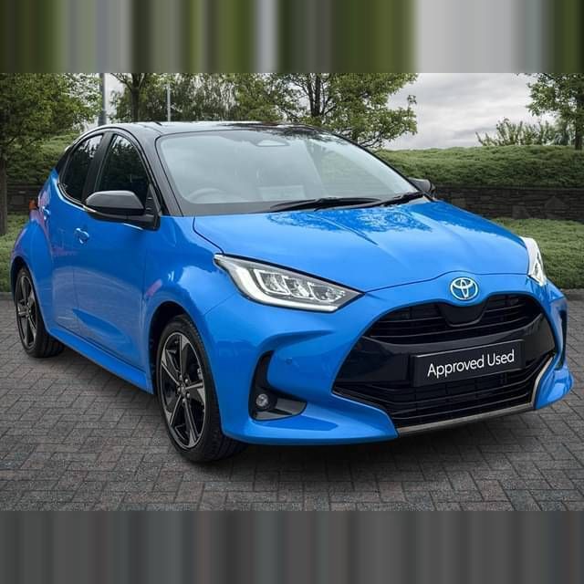 Blue New 2024 Toyota Yaris Hybrid Edition Hatchback | £24,973 (Fair price) - Image 1/4
