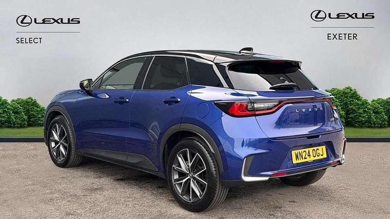Used Lexus LBX 136 HP (100 kW) 2024 Dark blue/black SUV