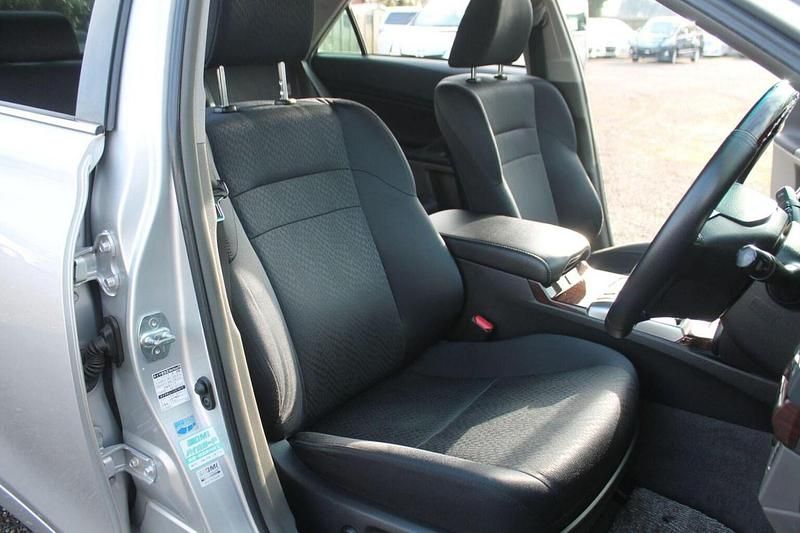 Used Toyota Mark X 200 HP (147 kW) 2025 Silver Sedan