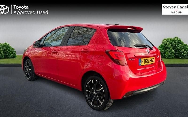 Used Toyota Yaris Design 99 HP (72 kW) 2016 Hatchback