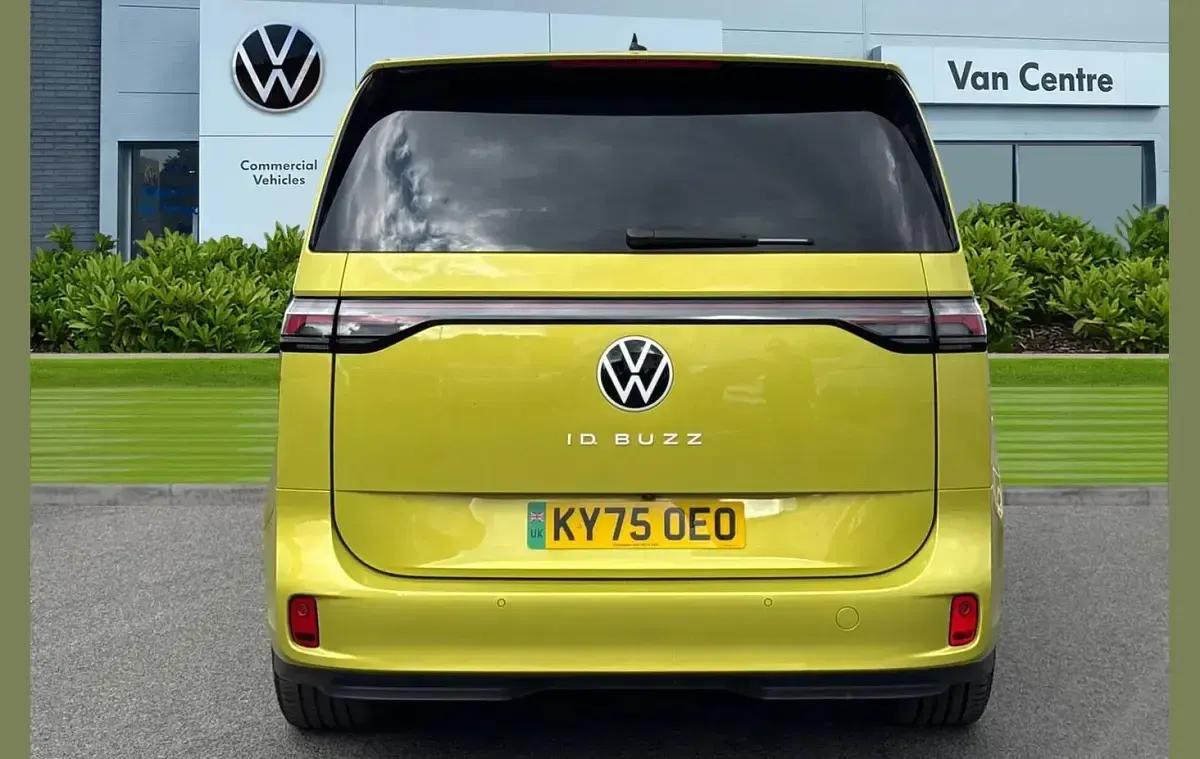 Używany VW ID. Buzz Pro 210 kW (286 KM) 2025 Żółty Minivan