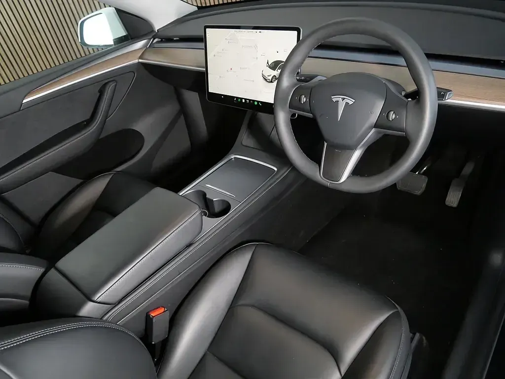 Used Tesla Model Y RWD 219 kW (299 HP) 2024 White SUV
