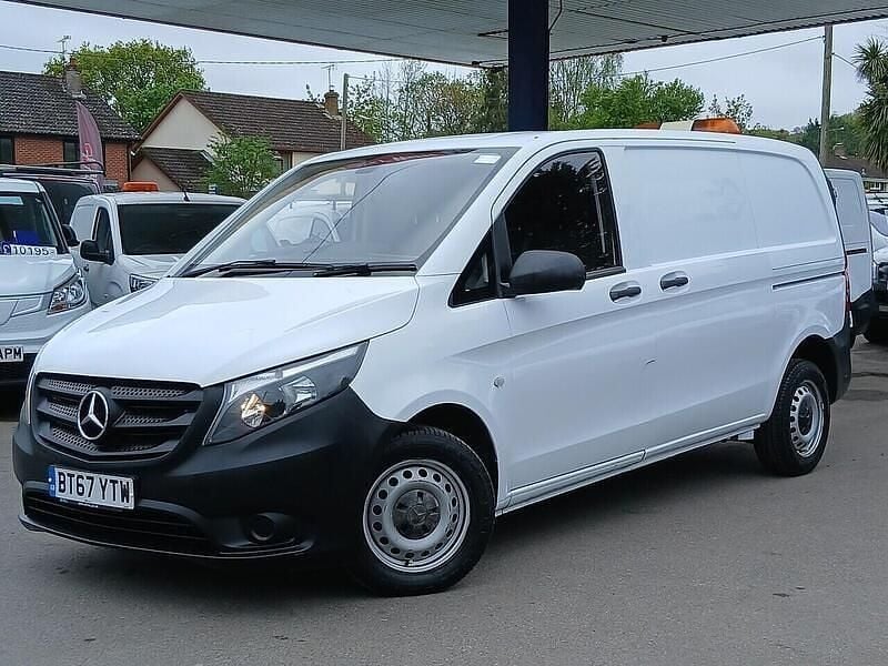 Begagnad Mercedes Vito 2018 Vit Van