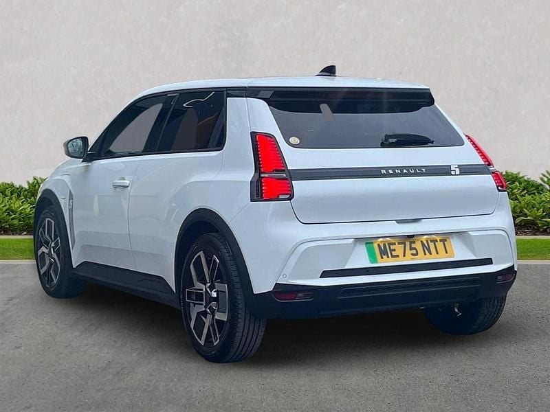 New Renault R5 Komfort 110 kW (150 HP) 2026 White Hatchback