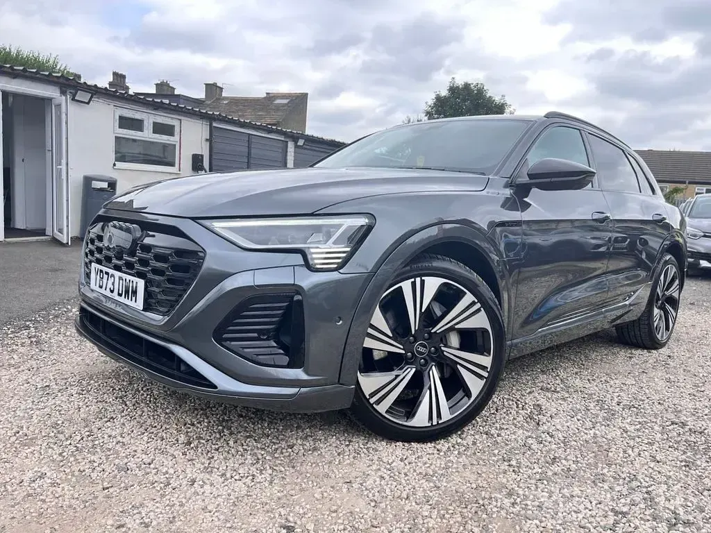 Used Audi Q8 e-tron Advanced 300 kW (408 HP) 2023 Grey SUV
